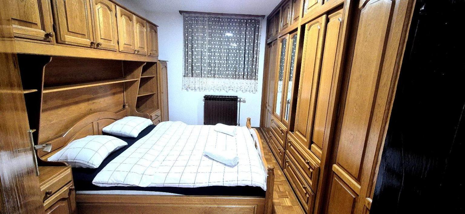 Stan Na Dan Centar Apartment *