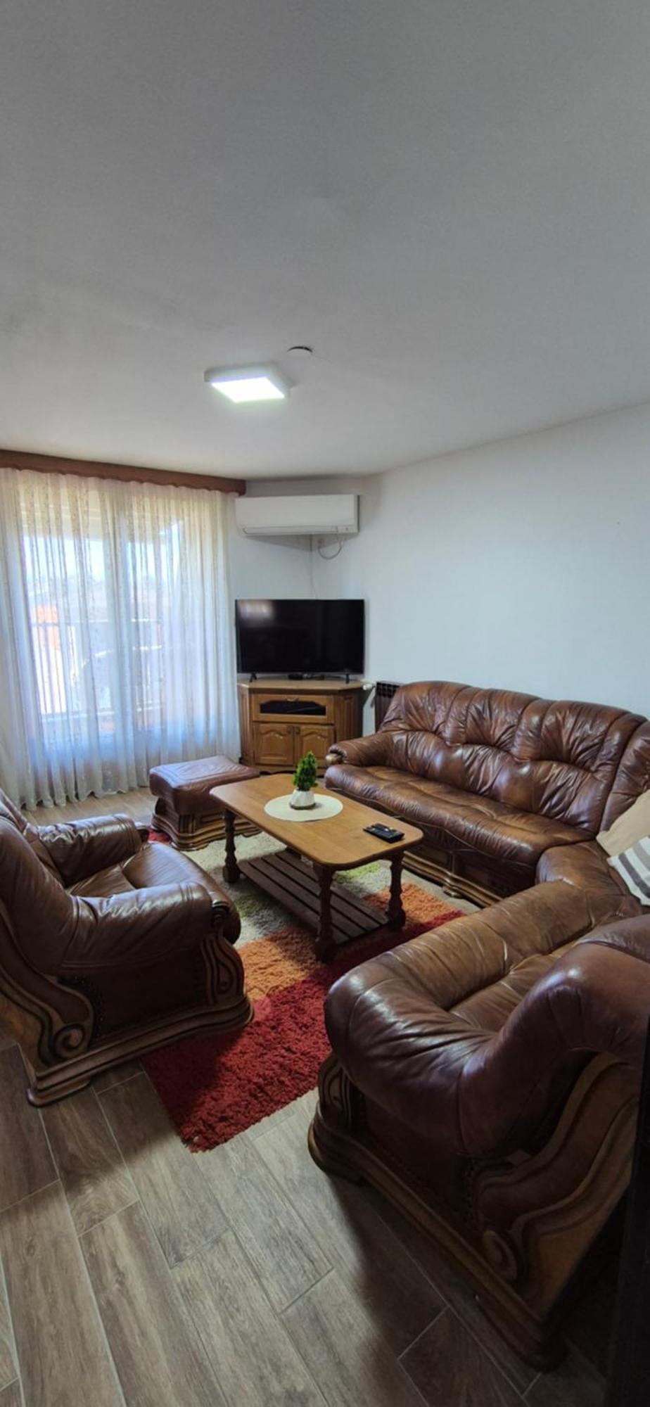 Stan Na Dan Centar Apartment *